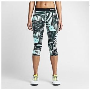 Nike women's Nike Pro capri pants